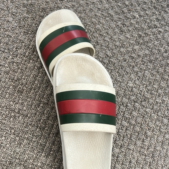 GUCCI SLIDES!💚❤️ - Picture 4 of 4